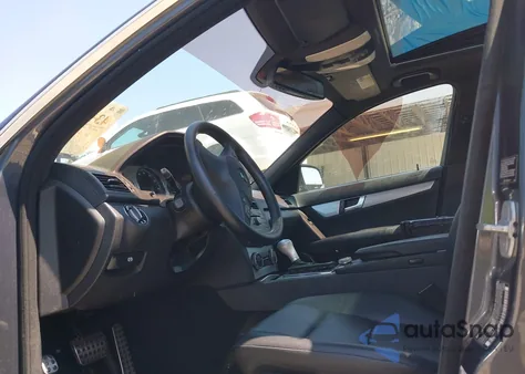 2008 Mercedes-Benz C 300 Luxury 4Matic/Sport 4Matic из США, поврежденный, VIN WDDGF81X18F111792